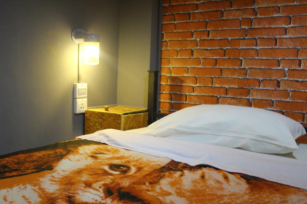 Baanlansa Bed&Bar Hotell Chiang Mai Exteriör bild