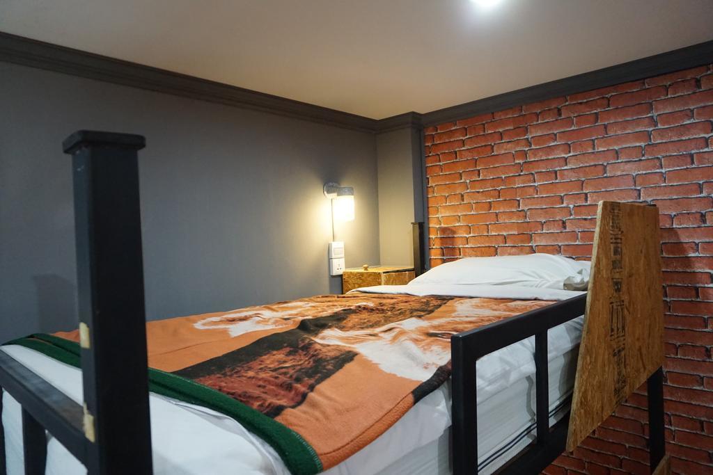 Baanlansa Bed&Bar Hotell Chiang Mai Exteriör bild