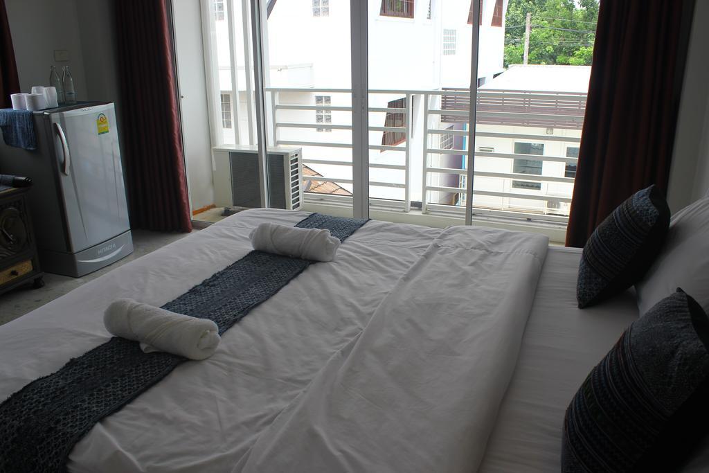 Baanlansa Bed&Bar Hotell Chiang Mai Exteriör bild