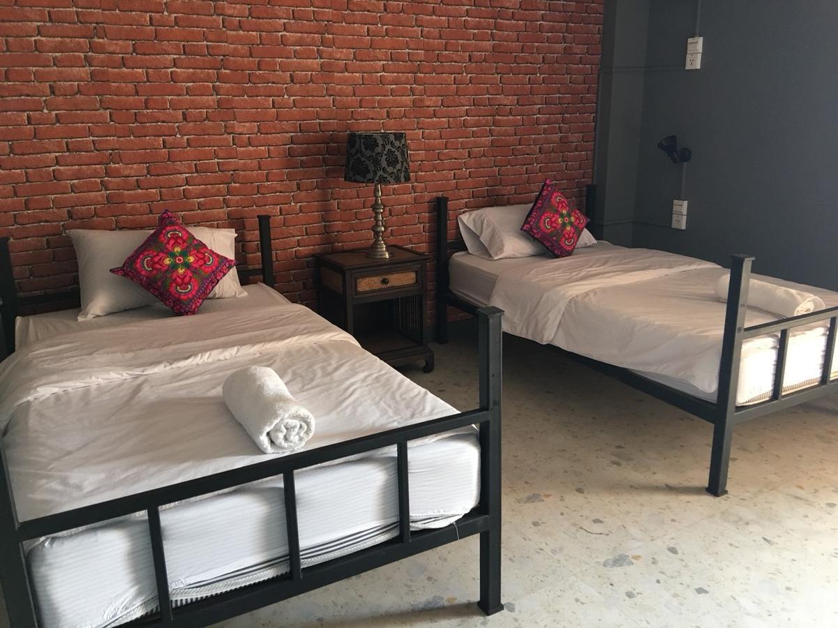 Baanlansa Bed&Bar Hotell Chiang Mai Exteriör bild