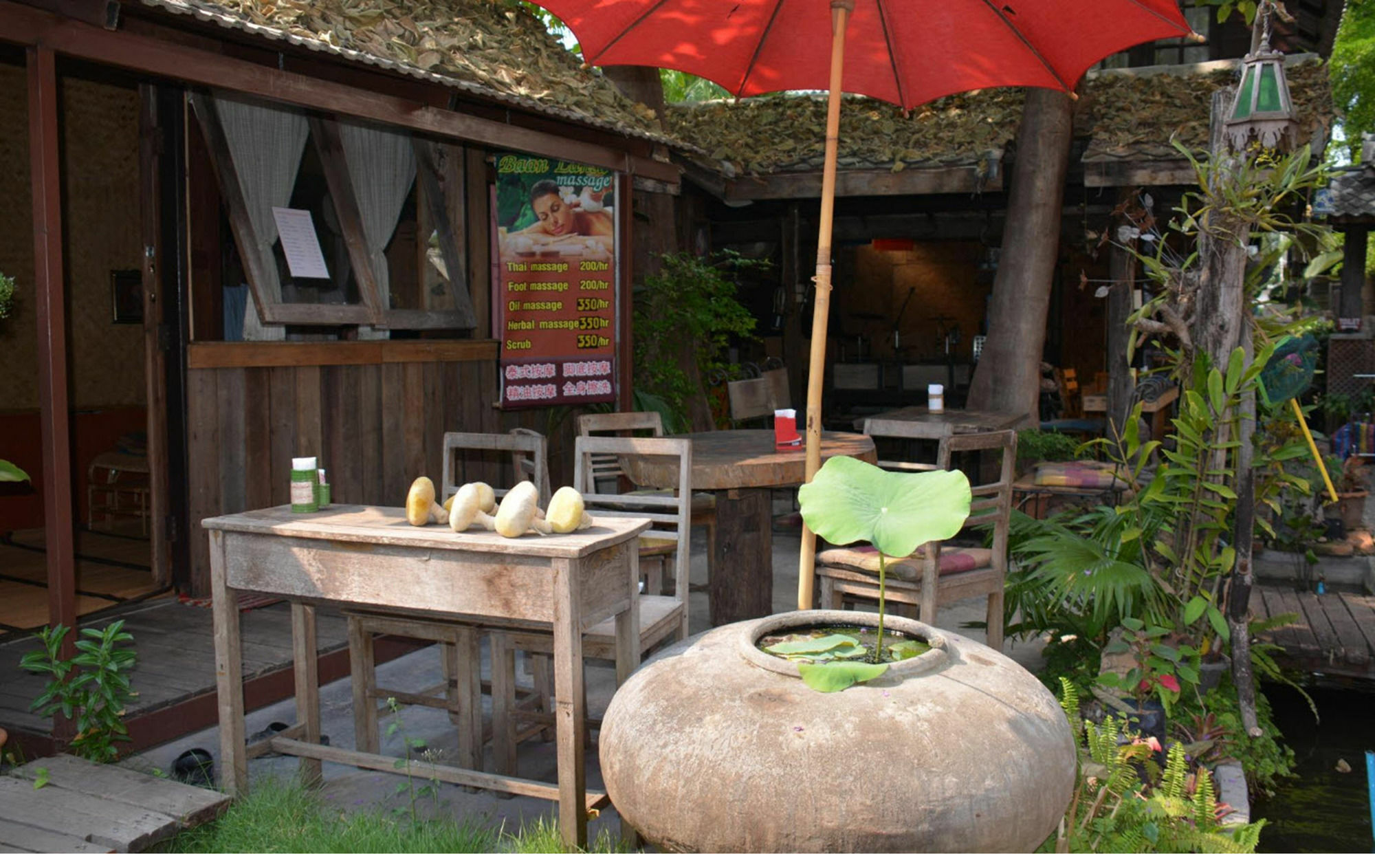 Baanlansa Bed&Bar Hotell Chiang Mai Exteriör bild